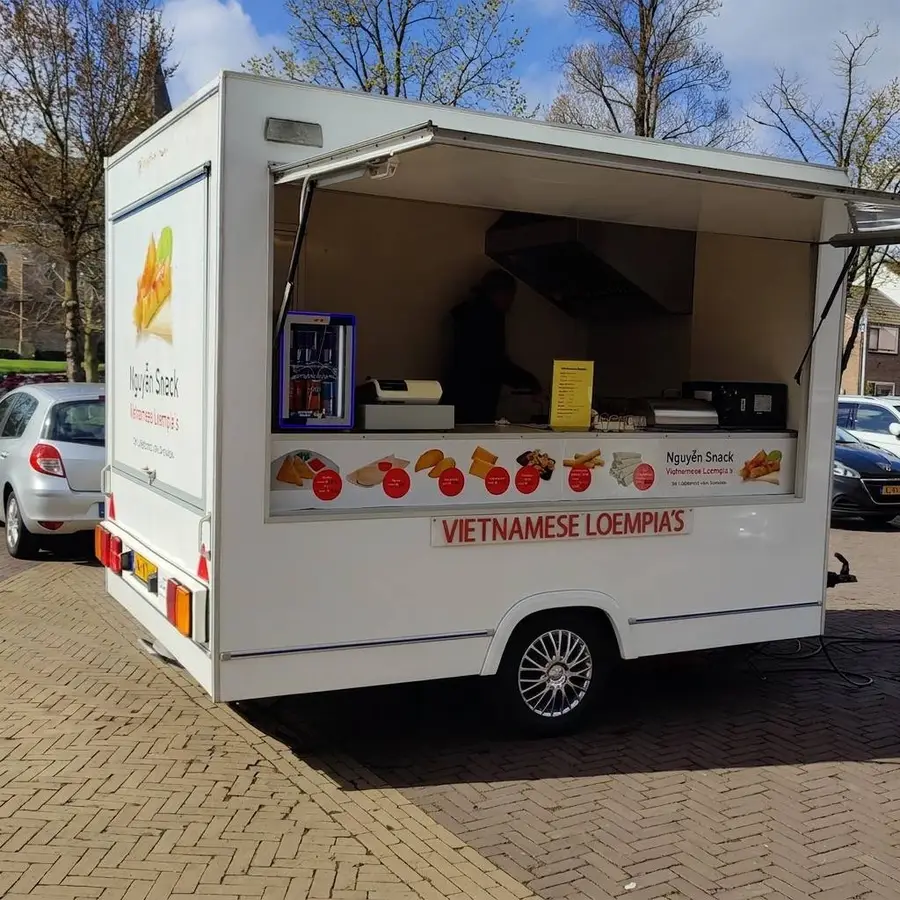 Nguyễn Snack foodtruck op het Markeresplein in IJsselmuiden